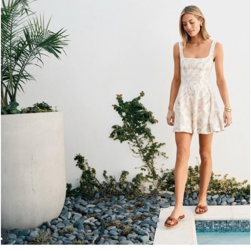 Antonio Melani x M.G. Style Nat Palm Drawing Linen Mini Dress